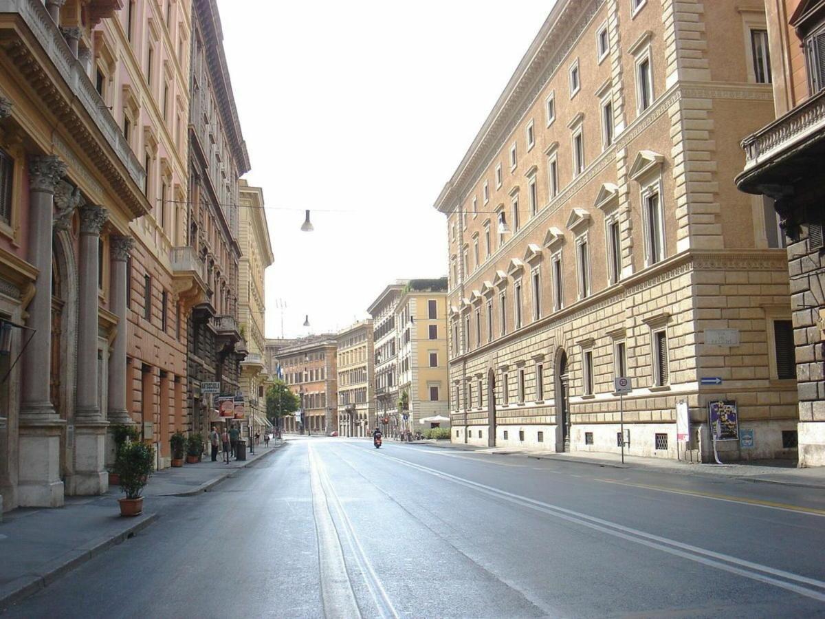 Vittorio Emanuele By Halldis Apartment Rom