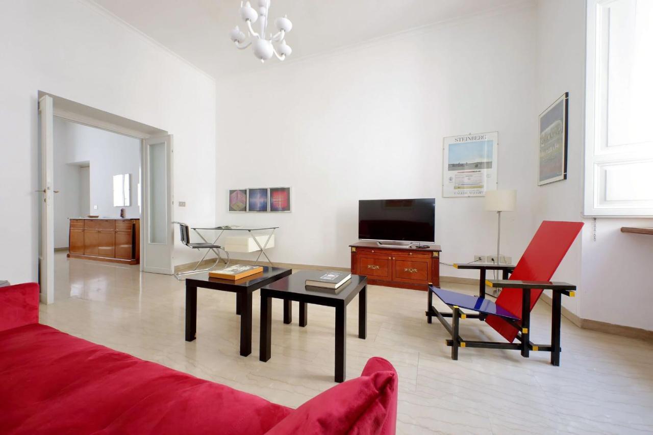 Vittorio Emanuele By Halldis Apartment Rom